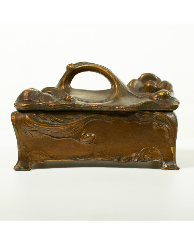 Coffret à bibelots - Art Nouveau - marquée "JB Signifies the Best"