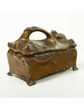 Coffret à bibelots - Art Nouveau - marquée "JB Signifies the Best"